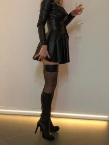 Noir Handmade F154 mini sukienka powerwetlook z gorsetem